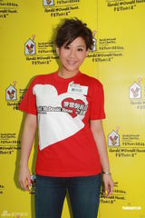 组图：郑融力挺旧爱刘浩龙 称希望大家体谅