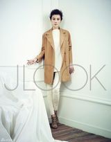 高清组图：韩国演员黄新惠写真展都市干练范儿