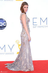 高清图：第64届艾美奖红毯众女星争奇斗艳