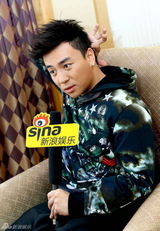 组图：独家对话释小龙 回应打人事件