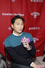 组图：张智霖尴尬忘词 自嘲年老记忆力衰退