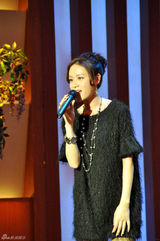 幻灯图：李静力邀叶一茜合作主持 节目首曝女儿照片