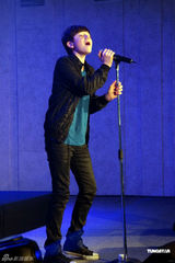 组图：Lady Gaga师弟台北开唱 不插电纲琴独奏