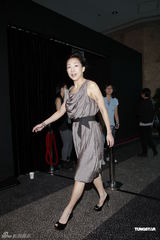 组图：林忆莲出席活动拒访问 陈嘉容出书筹善款