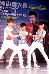 组图：LOLLIPOP F三缺一现身担任热舞助教