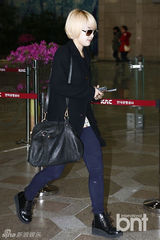 组图：韩团4minute等飞赴日本出演家族演唱会