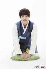 组图：韩团MBLAQ等携众星穿韩服送新年祝福