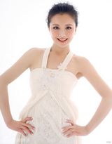 组图 ：孙茜美艳写真 古典气质流露纯真笑容