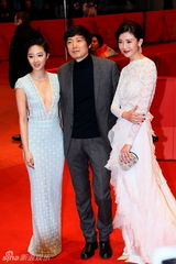 组图：《白日焰火》首映 倪景阳透视装秀美背