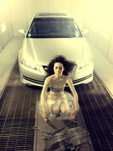 高清组图：湘妹子梅莉那豪车写真 造型另类独特