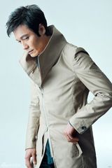 幻灯图：从创世纪到秦始皇 罗嘉良用灵魂塑造经典