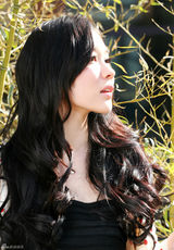 幻灯图：霍思燕早春写真 甜美微笑令人怦然心动