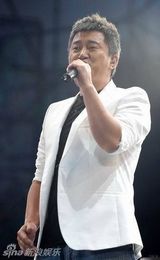 幻灯：中歌榜音乐节第四天 孙楠莫文蔚领万人合唱