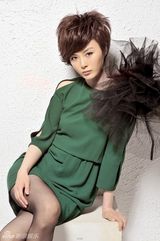 组图：龚洁短发写真 清爽帅气形象颠覆