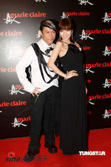 幻灯图集：爱戴酥胸半露火辣出场 蔡康永侯佩岑联袂主持