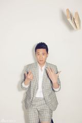 组图：杜淳造型百变玩味童真 演绎文艺范淳爷们