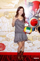 组图：佘诗曼等众星出席活动 坦言不在乎获奖