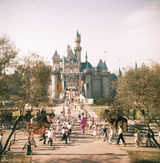 组图：迪士尼乐园50年代老照片曝光 梦幻如童话