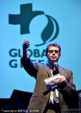 幻灯图：卡梅隆夫妇现身慈善晚宴 阿尔芭携老公现身