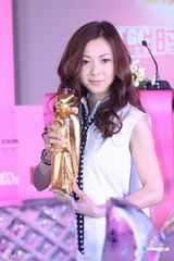 组图：时尚盛典北京启动 仓木麻衣尚雯婕出席揭幕