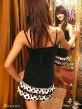 幻灯图集：黑涩会美眉蔷蔷服饰写真 甜美可爱