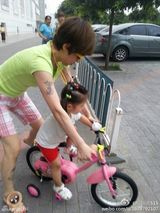 组图：齐秦小24岁娇妻曝光 2岁女儿粉嫩可爱