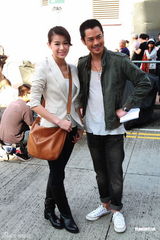 组图：郑嘉颖胡杏儿《怒火街头》香港拍外景