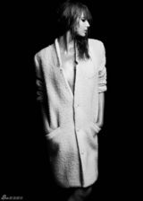 高清组图：超模思蕊-克拉福德写真秀冬季大衣