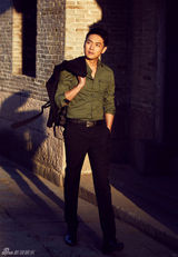 组图：国产长腿霍政谚时尚型男完美比例