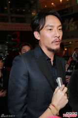 组图：张震郑雨盛执导电影 王家卫捧场