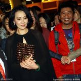 组图：刘嘉玲黑裙性感露半球 祝董洁找到新伴侣