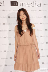 组图：陈绮贞望带妈妈欧游 预计延迟至明年出专辑