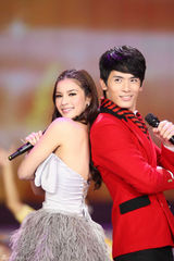 组图：泰剧明星Vill和Son携手献唱安徽春晚