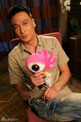 组图：吴镇宇《冲上云霄2》新浪专访