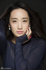 组图：《一代枭雄》冷面杀手李艳甜美写真