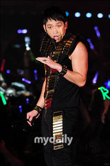 组图：Rain首尔演唱会华丽开唱 入伍前最后一场