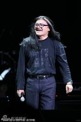 刘欢高晓松个唱疯狂甩发获赞“风一般的男子”(图)