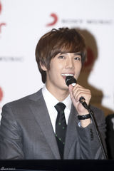 高清组图：朴政珉演台湾偶像剧 《翻糖花园》发布