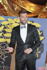 组图：榜中榜小贝贴面女主播 EXO-M西装俊朗