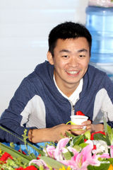 组图：王宝强成预防艾滋病关爱大使 回顾打工经历