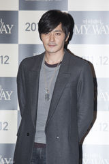 高清图：张东健范冰冰小田切让《登陆之日》首映式