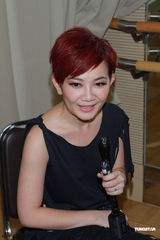 组图：梁静茹香港红馆个唱落幕 造型百变气氛热