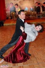 组图：众星为公益起舞 刘松仁拥妻妾艳福不浅