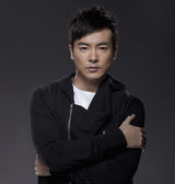 组图：于波最新写真曝光 风度翩翩尽显儒雅气质