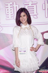 陈奕迅现场错词卖萌求饶 风趣化解戒烟质疑(图)