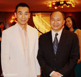 高清图：赵文卓亮相上影节 现场获吴宇森拥抱