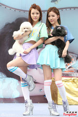 组图：BY2新专辑庆功钟爱肌肉男 露底拼人气