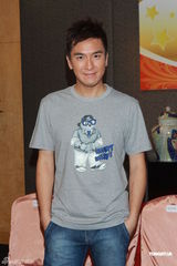 组图：梁乃鹏慰劳《回到三国》剧组 林峰马国明斗帅