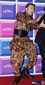 组图：姜虎东黄光熙等出席MBC演艺大赏颁奖礼