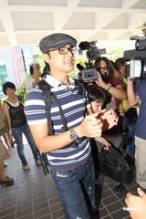 组图：明道念11年大学逃兵役 新学校上课享特权